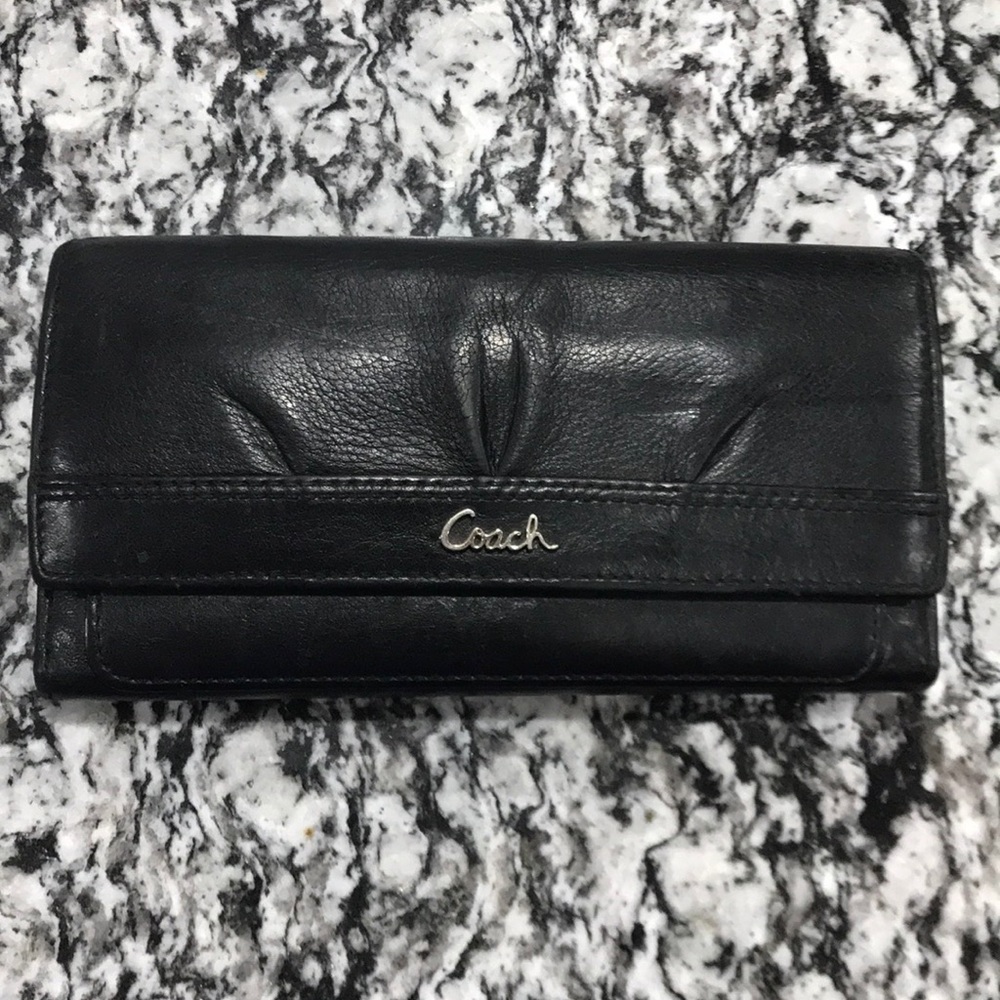🖤 Black Leather Coach Wallet 🖤